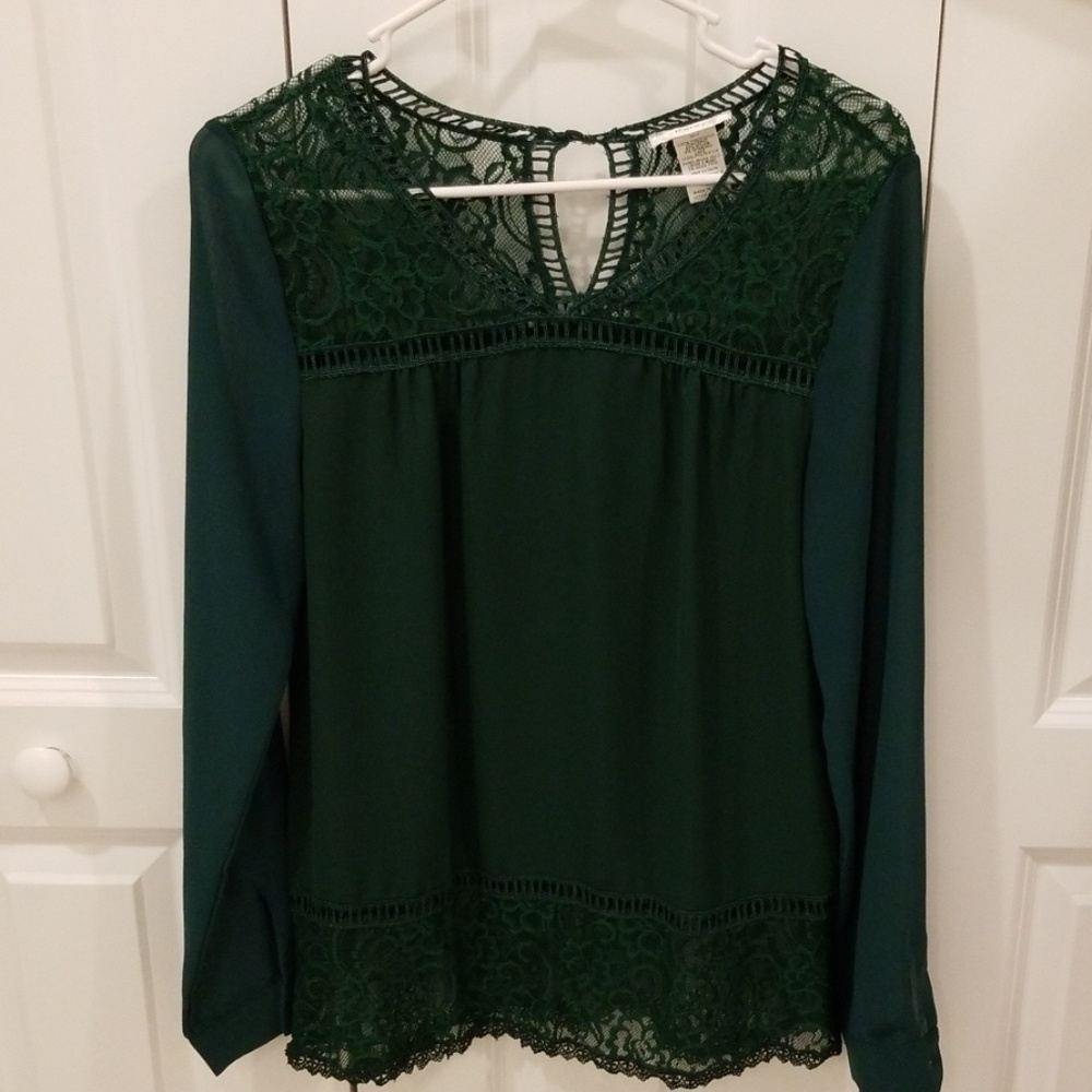 Esley green top